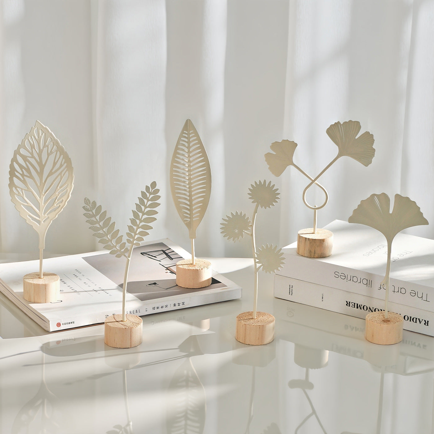 Nordic Style Light Luxury Metal Crafts Creative Home Living Room Entrance and Wine Cabinet Decorations Iron Art Ginkgo Leaf Ornaments